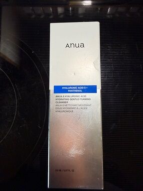 Anua Hyaluronic Acid 8 Hydrating Gentle Foaming Cleanser - White/Silver